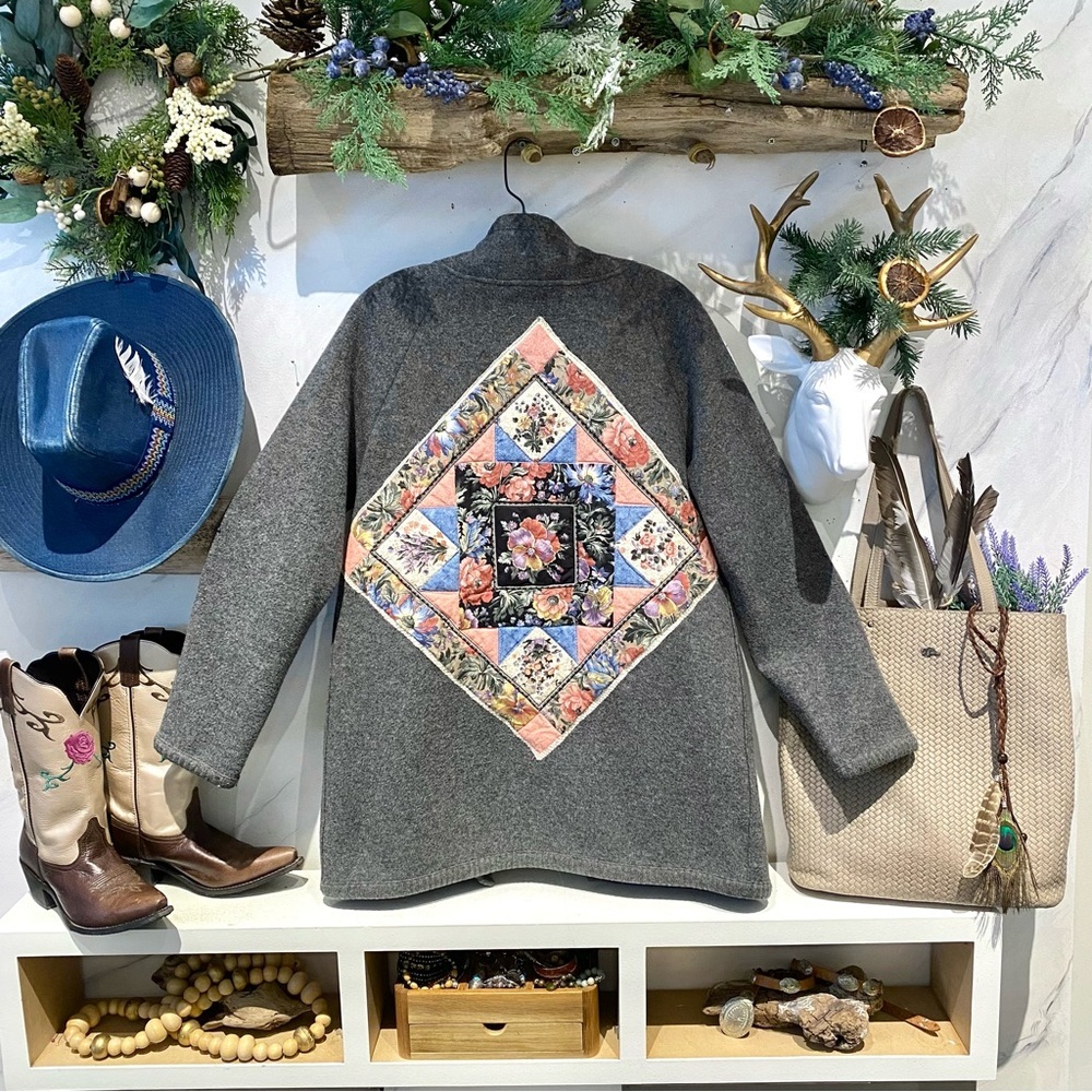 Upcycled FOLK quilted back detailing boho wool vintage jacket w farmhouse vibe - Picture 3 of 12